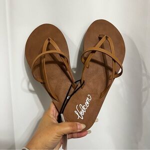 Volcom All day long women’s brown/ tan sandals size 6 New